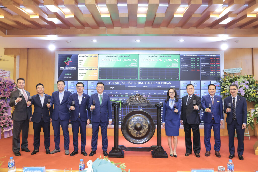 BQP chào sàn ấn tượng – Sắc tím bao phủ